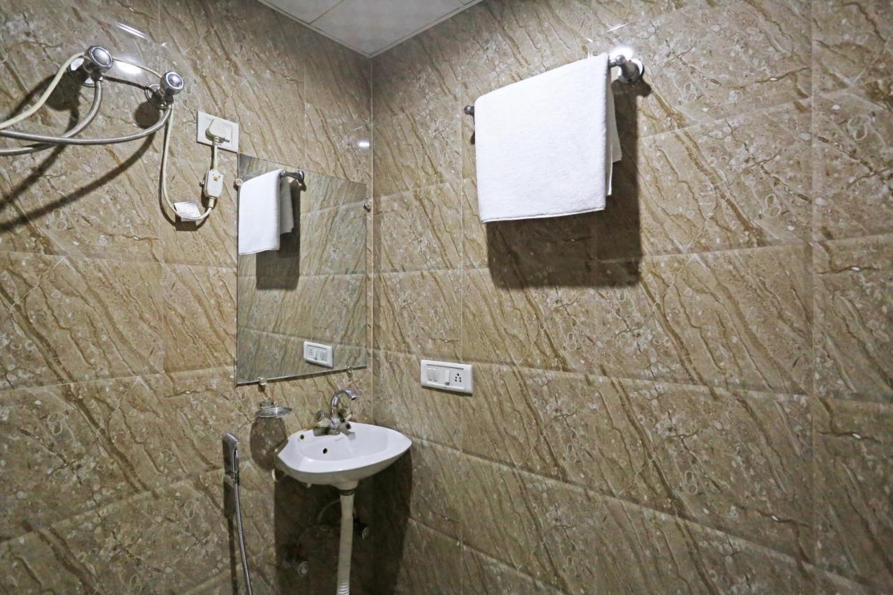 Hotel The Best Near Delhi Airport New Delhi Exterior foto