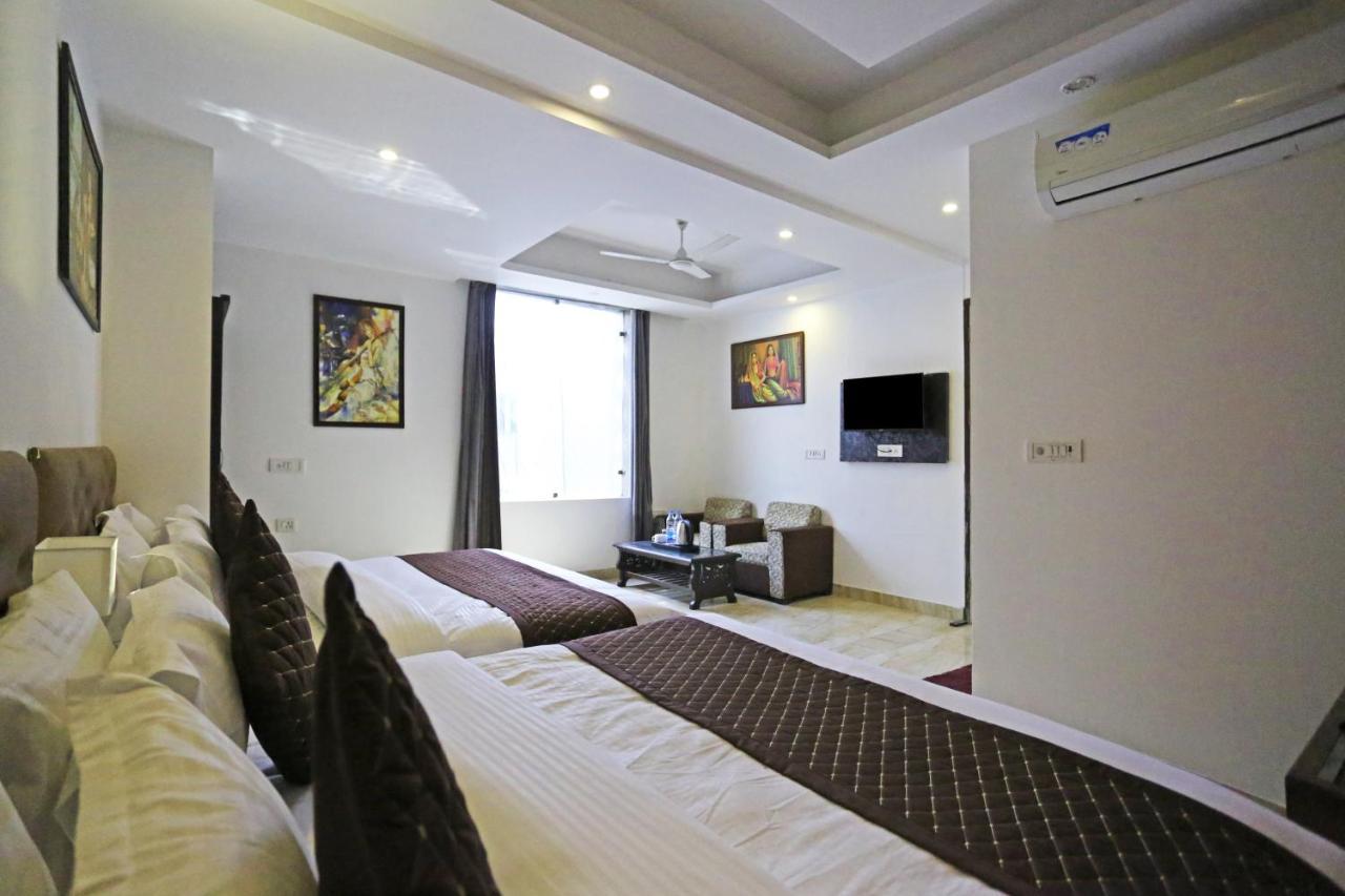 Hotel The Best Near Delhi Airport New Delhi Exterior foto